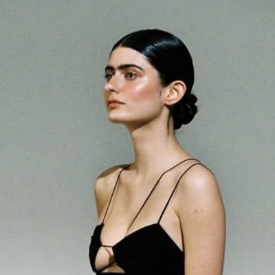 Je commente la tv et la politique. Féministe, artiste, woke, queer. Marguerite supremacy 🌼🌼 Ebony Queen Sheba 💋