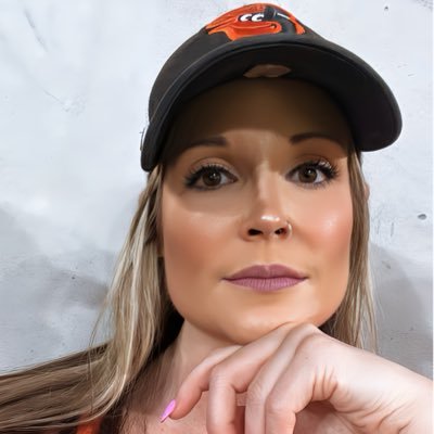 Identical twin • Former Dewey Beach bum • #Birdland ⚾️ • #FlyEaglesFly 🏈 • #BlackLivesMatter • she/her • mental health matters •