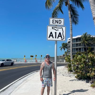 fenway617's profile picture. 🏠Lawrence-Boston-Charleston-Amherst | Jimmy Buffett🫧 Train, Softball, Golf, Skiing, Hockey, Trivia Nights, Fall🍁Survivor🔥My Pups: Lansdowne & RIP Fenway ❤️