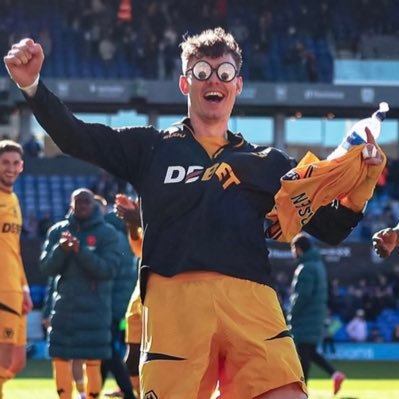 zvrl_'s profile picture. 