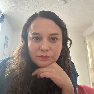 Alérgica a casi todo lo bonito 🤧gabriela@ideasalsol.mx