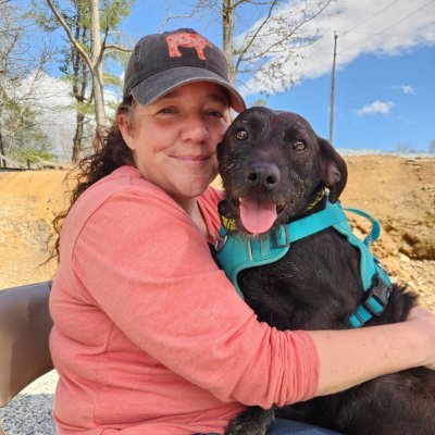 Wife, mom to 4, Lolli to 1, Kindergarten teacher, new homesteader, chicken momma, blueberry farmer, and Harry Potter lover.