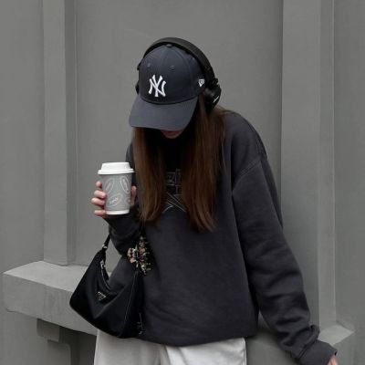 DuskDawn344041's profile picture. 