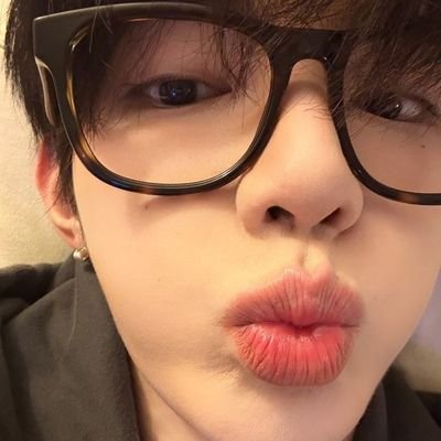 jebe luvbot & esports enthu ! any pronouns 💭 | bns acc : @brryjay | zb1 10122024