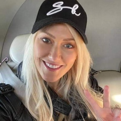 gollldd190's profile picture. I'm a caring and honest lady I'm a billionaire from wealthy family I came here to help people in any situation