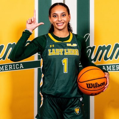Natalie_Huff1's profile picture. @LionUpWBB 💛💚