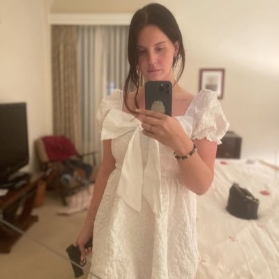 well_honeymoon's profile picture. caótico