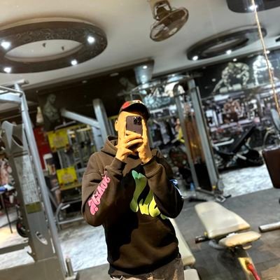 SalehSss877048's profile picture. 