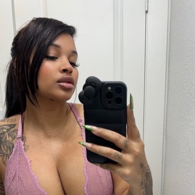 umbroye's profile picture. 😈
