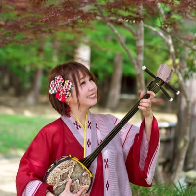 岡山在住🍑三弦楽器を弾きながら民謡とかを唄う人┊͙┊͙ ※なりすましアカウントにご注意ください※ 本アカウント以外での顔出し活動は一切行っておりません。 ご連絡は必ずこちらへお願いいたします。 ゲーム実況配信垢(@koharun773)