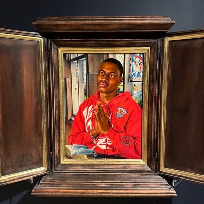 ShweaterGawd's profile picture. B1