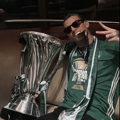 قلبي هنا فقط #AHLI #RMA #CR7 | كرة القدم اجمل من النساء 🔥