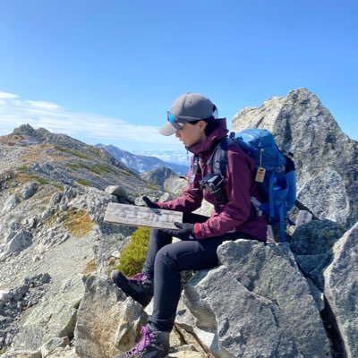 山頂の景色を眺める、コーヒー☕️を楽しみに登山してます。ピークハント、縦走メイン⛰ 休みがあれば⛰️に行く❗️ ⛺️もするよ 【課題】娘と⛰️に行きたい…😭