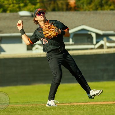 || @vcpiratebsbl || RS SOPH || L/R || INF || 5’9 175 ||