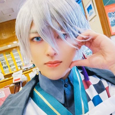 20↑九州で細々と初心者🔰レイヤーしています‼️刀剣乱舞🌙/文スト📕/ツイステ🐙 よろしくお願いします✨ -----相方→@magimanenchi
