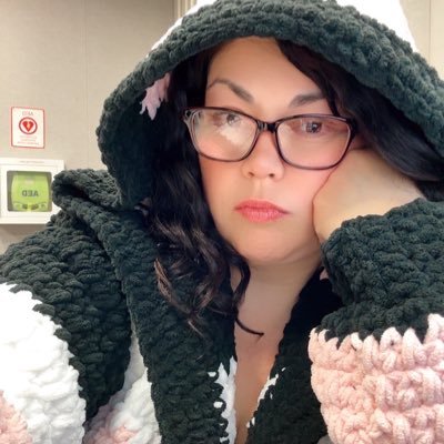 valenas_'s profile picture. 🌺