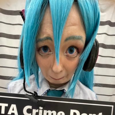 Hunter.He/they.MINOR.artist.cosplayer @trickstellar ❤️
