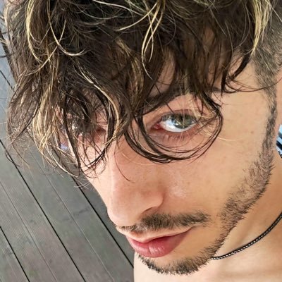 Angy595's profile picture. 🙃