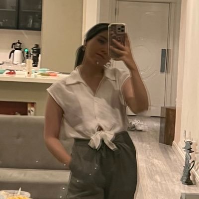 Oorangeejuiicee's profile picture. فردا رو‌ کی دیده؟