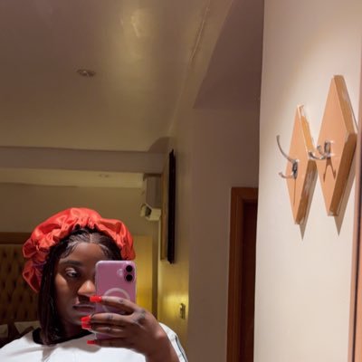 Pure Ijaw Babe. Gwarimpa men slander, wake me up anytime!!.🙂↔️I AM NOT ON FACEBOOK! Second account: @prettysugarbebe, Chelsea fan🤭