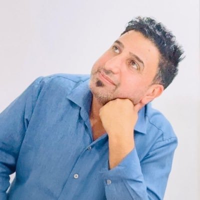 مهندس طيران احب كتابات علي الوردي وحافظ كتبه واهوۍ الشعر ومشجع. لنادي الزوراء محليا وأي سي ميلان من ١٩٨٨.