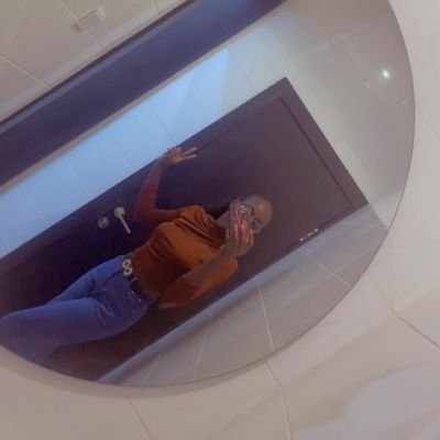 If God be for me⛪• Food Microbiologist🥘🔬• Volleyball lover⚾️• Lover of good music🎧 •Dog lover🐕🦺 •Dancer in my own way🤷♀️💃 •I love ART