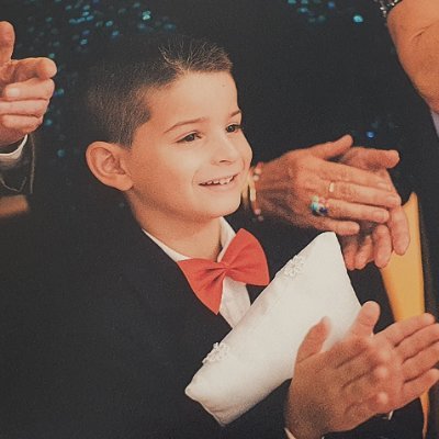 nnevo_o's profile picture. maybe a mossad agent, idk. depends if it's a tuesday or not