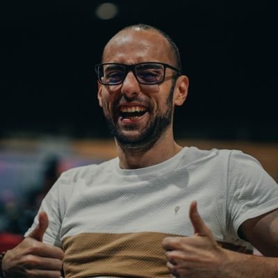 Cordobes inconformista, pensar y actuar rápido, jugador del Al Andalus y sobretodo :)