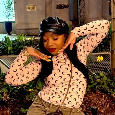 youenvyyyliyaaa's profile picture. welcome to the party :/