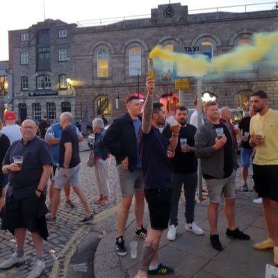 Leeds utd season ticket holder in wedge, Bradford bulls fan