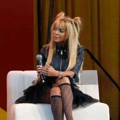 karinamanashil's profile picture. 