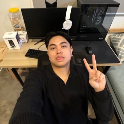 bondizon's profile picture. “To live for the hope of it all”