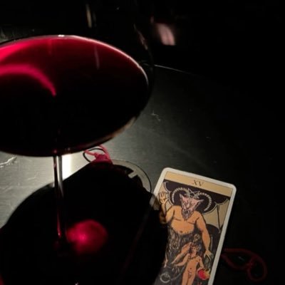 Tarocistka 🔮
Chętnych na rozkład kart zapraszam do wiadomości prywatnych 🪬