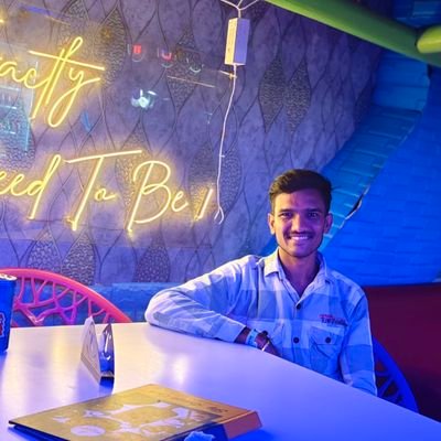 RohitDixit64367's profile picture. कृष्णा सदा सहायते🖤
भारतीय🇮🇳
हिंदू🚩
Virat Kohli❤️