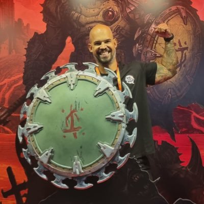 Falo algumas besteiras e acho que entendo algo de video game e certos assuntos lá no @vailogarhoje. DM aberta para contato!!