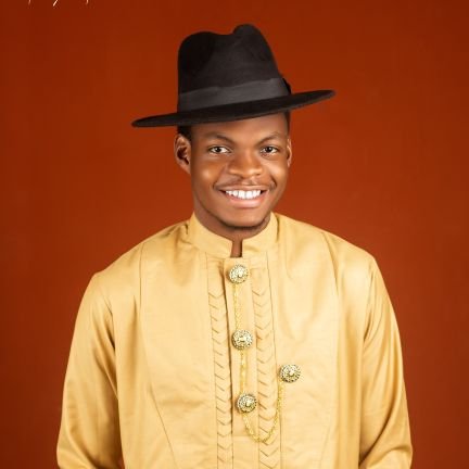 Author ✍️, med student, 🥼chess player ♟️ and instrumentalist 🎹 FCB and Messi fan 🐐
Wise quotes every once in a while 🧘♂️ Follower of Jesus 💯