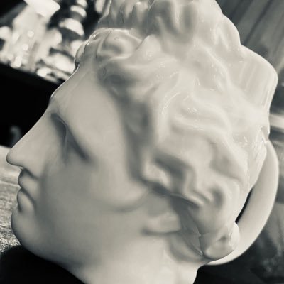 Christian ⚜️Wife ⚜️Mother⚜️Mémère ⚜️JuniorLeaguer⚜️DAR ⚜️Auto-immune Warrior⚜️GOP⚜️lover of pearls; opera; classical music & Lions ⚜️True daughter of the South