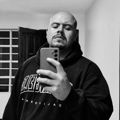 rmirandazu's profile picture. TEC | UTN | ☕ 😎 | 🎮 |♟️
