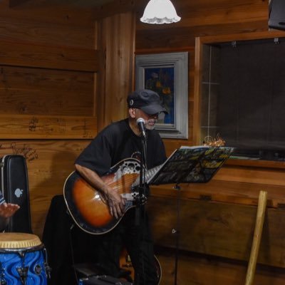 ItoYasuhit36711's profile picture. 音楽をやり始めて50年が過ぎ去りました。 やっと自分の音楽性がはっきり見えて来ました❣️