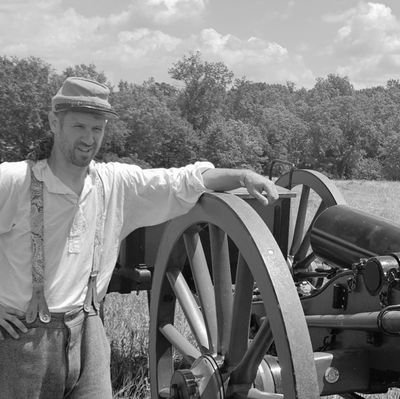 I love guns, coffee, whiskey,and tobacco pipes. Civil War reenactor. 💯: MAGA, Conservative, NY Yankees - Donnie Baseball
