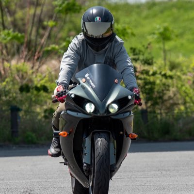 Roddyi0913's profile picture. そこら辺に居るイカれたバイク乗り！見ても得しないけど見たいならどうぞ。YZF-R1 デメキン乗ってます！