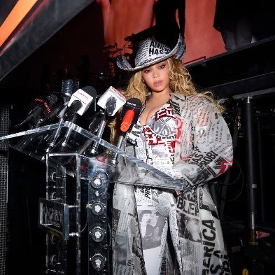 Glow_TIM3's profile picture. |BeyHive| One of One🤎| Noticed by Trinity 8x and Char 2x (Trinity/Naomi fan not a wrestling fan. Don’t get it confused.🙂‍↔️) 5’9 Tyrant Bey was talking about