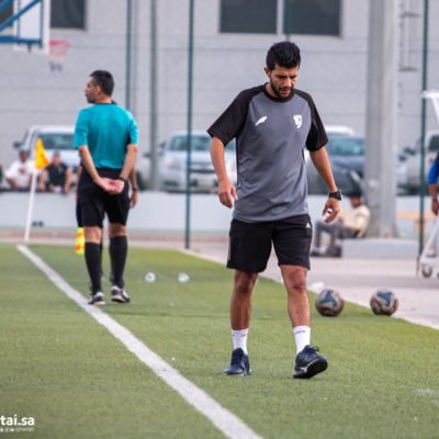 مدرب اردني حاصل على شهاده ال B الاسيويه عملت كمدير فني في الاردن لانديه الاهلي وسحاب وفي السعوديه للعروبه والان مدير فني الطائي سن ١٥