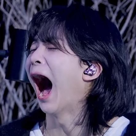 yoonzvt's profile picture. always with yoon 🎀 ot13!