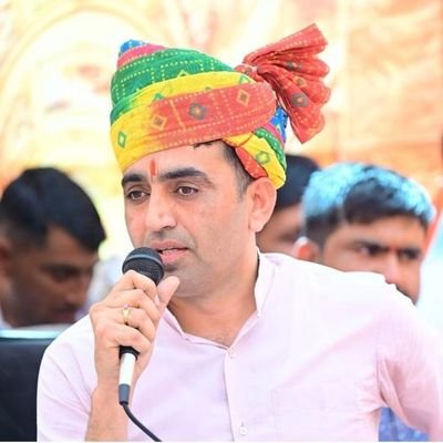 ♨️EX COMMANDO♨️🇮🇳 शिक्षक, Sports enthusiast | Poetry lover | Social butterfly | Bookworm |
💯% follow back👍