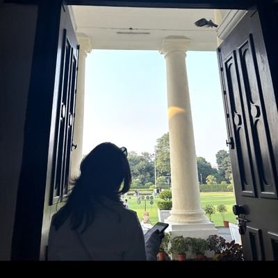 ujj_writes's profile picture. it's beautiful, it's forever ♡