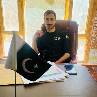 huzaifakhvn's profile picture. more enduring than bronze