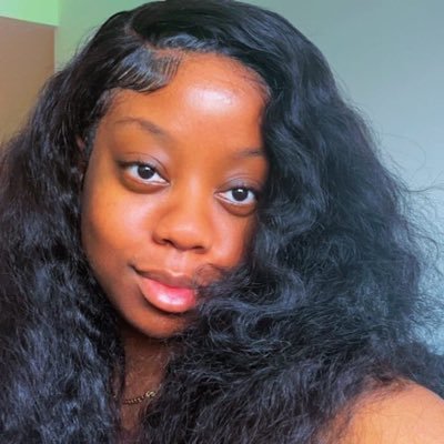 mommy| skincare junkie🤭 you in my business? don’t do that🤭