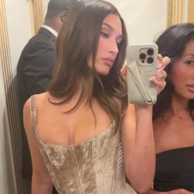 izatisj's profile picture. make me ur boss