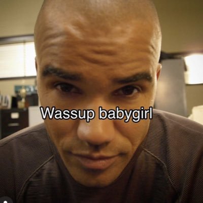 jackievsq's profile picture. . i love david bowie . she/ella .